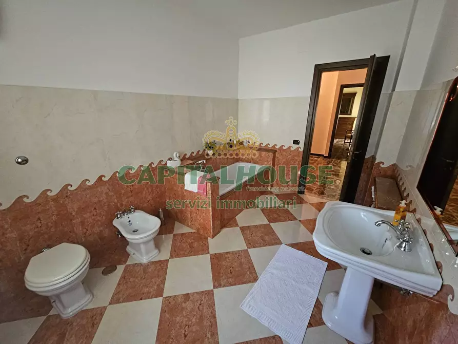 Immagine 29 di Villa in vendita  a Pignataro Maggiore