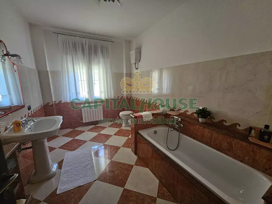 Immagine 28 di Villa in vendita  a Pignataro Maggiore