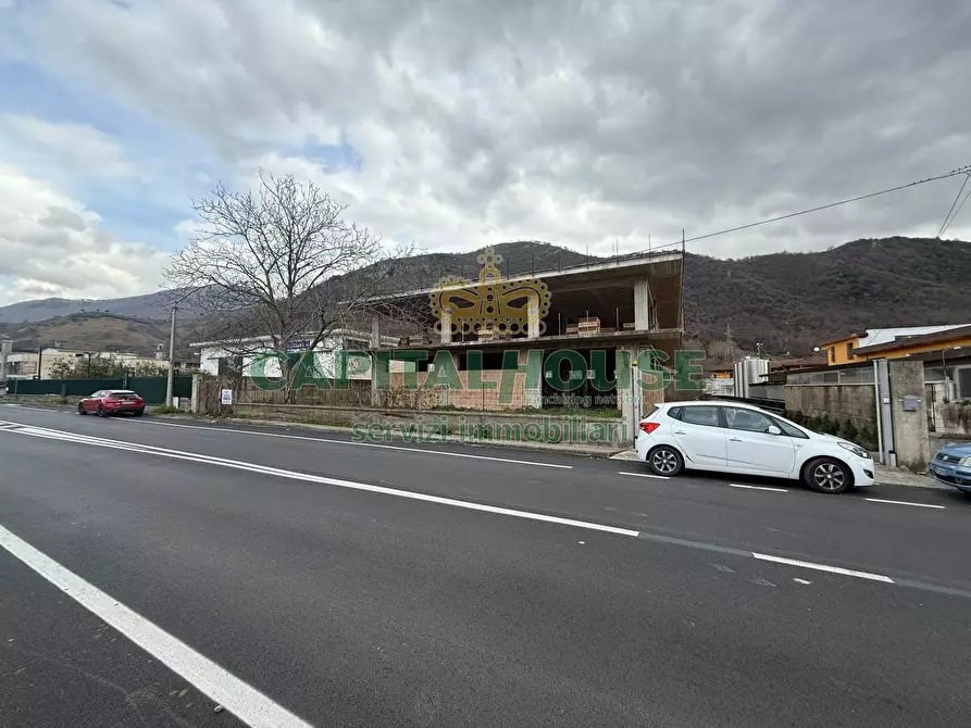 Immagine 1 di Capannone industriale in vendita  a Siano