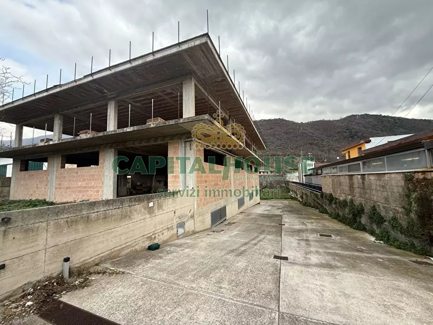 Immagine 2 di Capannone industriale in vendita  a Siano