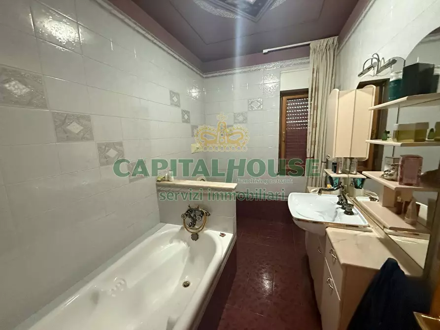 Immagine 18 di Villa in vendita  a Fisciano