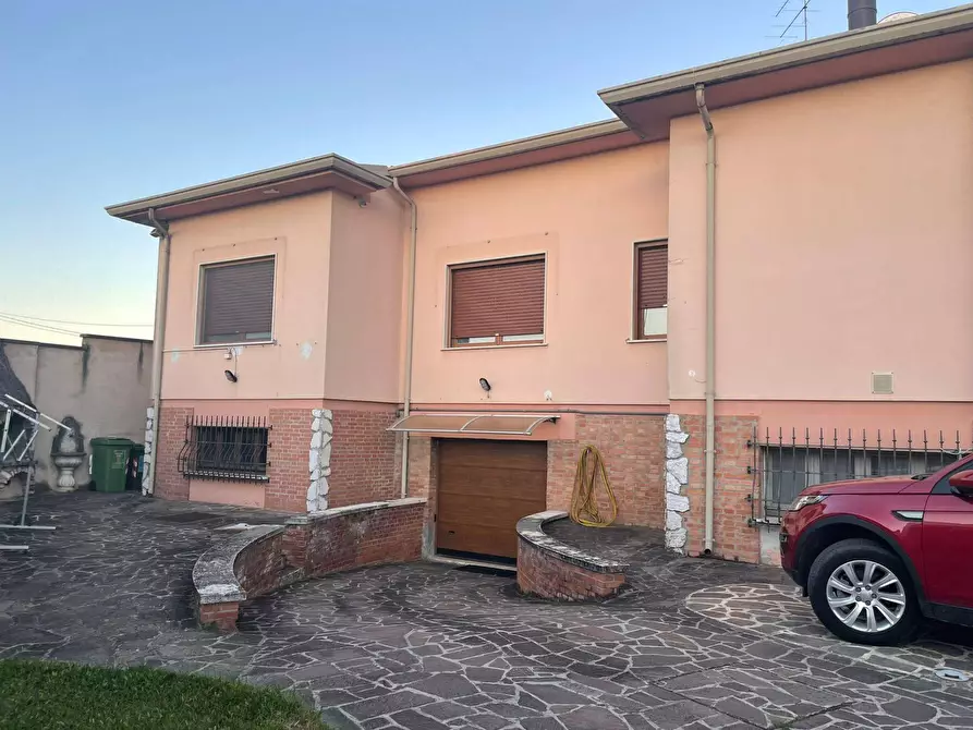 Immagine 1 di Casa indipendente in vendita  a Curtatone