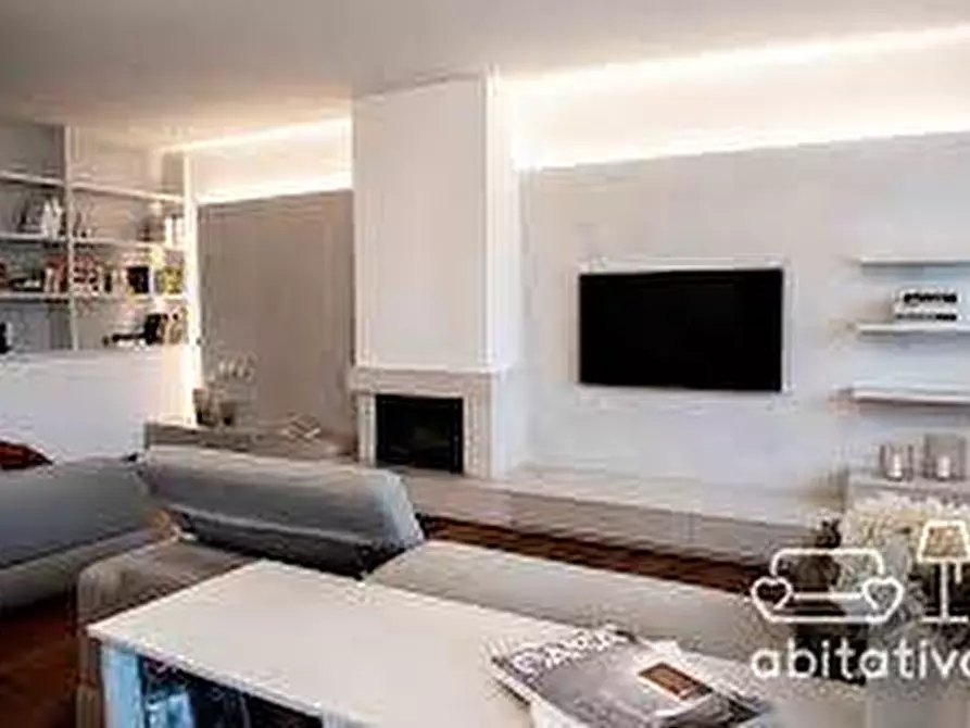 Immagine 3 di Appartamento in vendita  in via Gombricch a Mantova