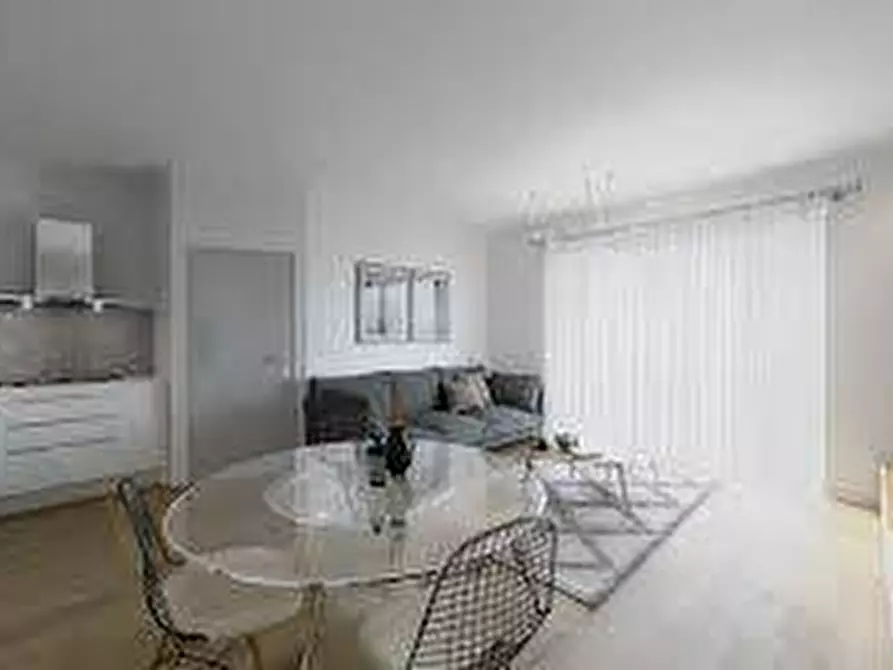 Immagine 8 di Appartamento in vendita  in via Gombricch a Mantova