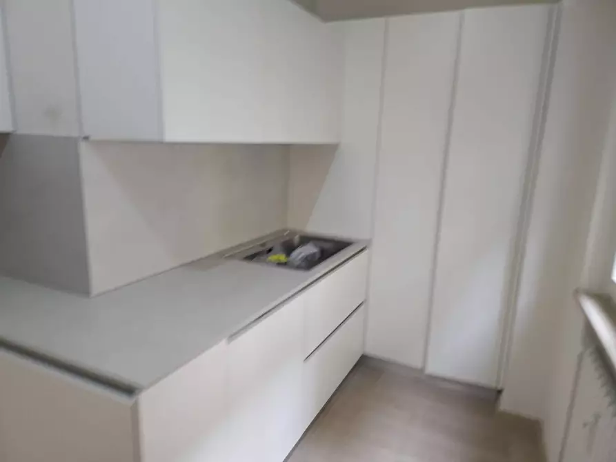 Immagine 4 di Appartamento in vendita  in via Chiassi a Mantova