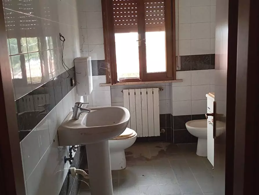 Immagine 3 di Palazzo in vendita  in VIA CHIESA a Curtatone