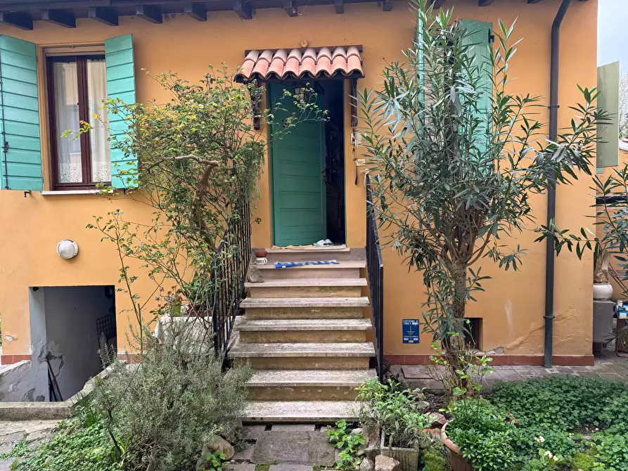 Immagine 1 di Appartamento in vendita  in Via Gombrich a Mantova