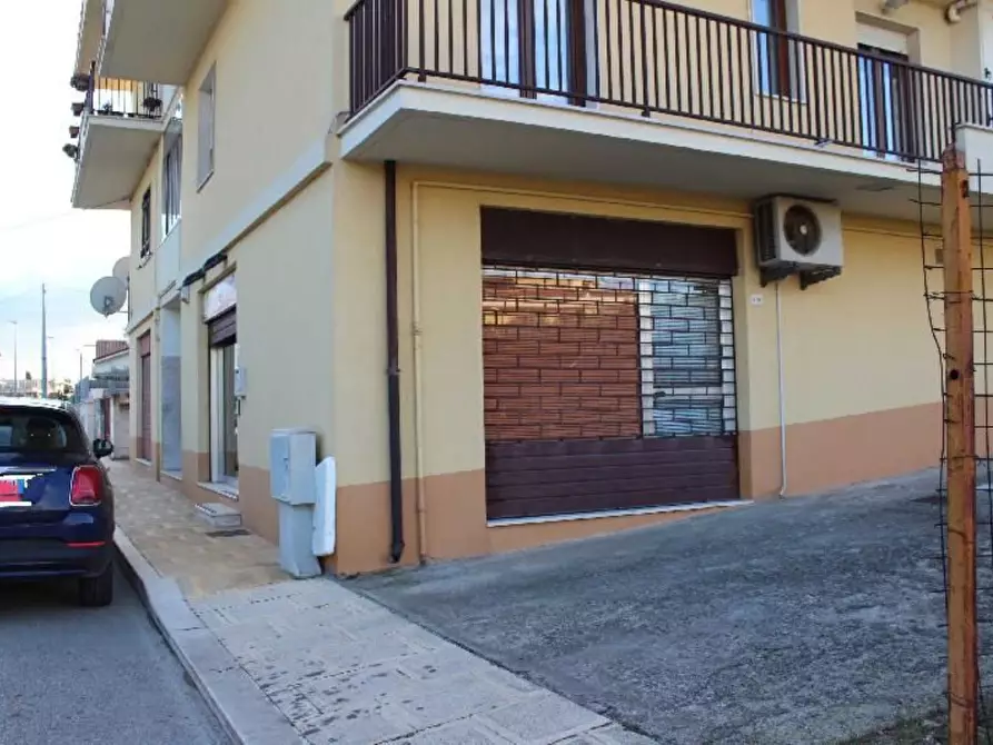 Immagine 1 di Locale commerciale in vendita  in Liquirizia a San Salvo