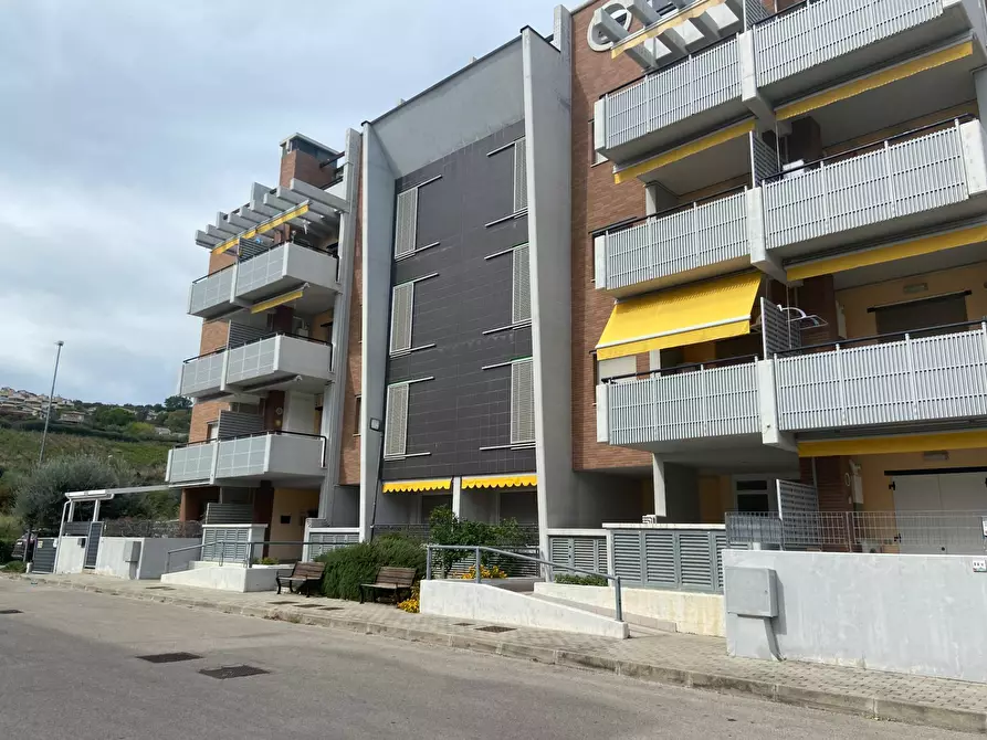 Immagine 30 di Appartamento in vendita  in Via Anna Magnani a Vasto