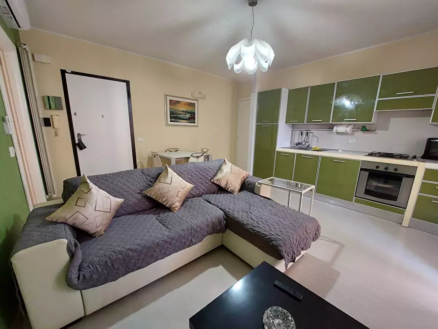 Immagine 1 di Appartamento in affitto  in Via Gorizia a Alba Adriatica