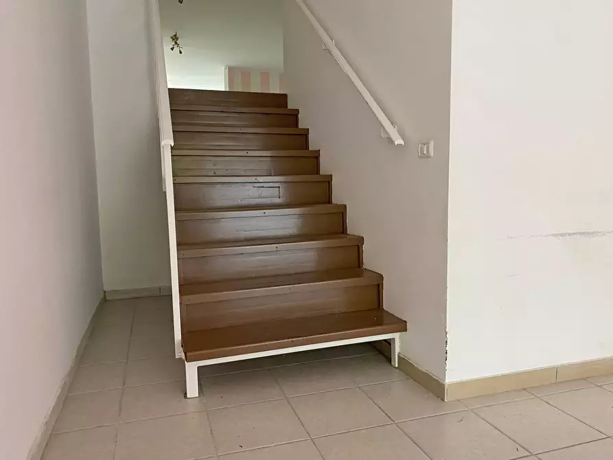 Immagine 6 di Locale commerciale in affitto  in Via Gasbarrini a Giulianova