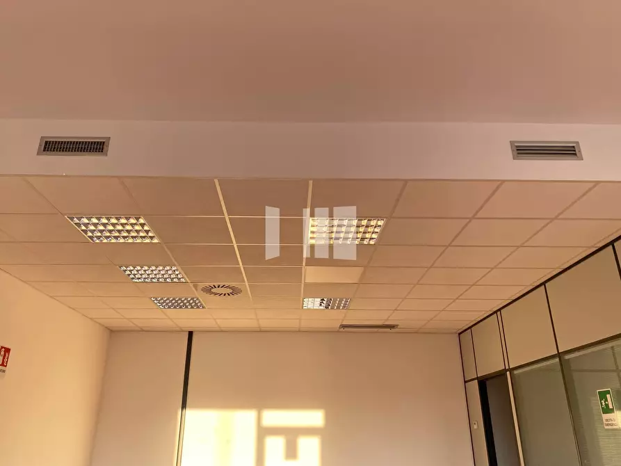 Immagine 6 di Locale commerciale in vendita  in Via Gramsci a Giulianova