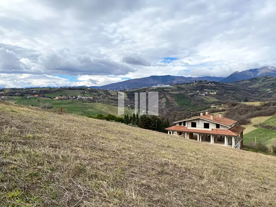 Immagine 10 di Casa indipendente in vendita  a Teramo