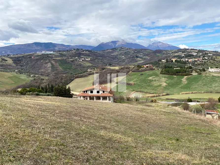 Immagine 11 di Casa indipendente in vendita  a Teramo