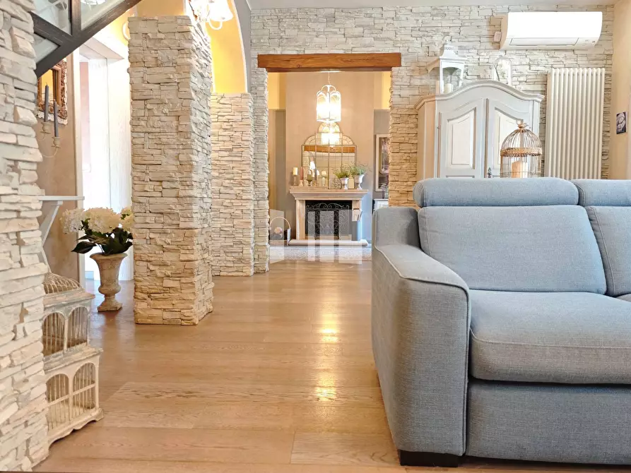 Immagine 27 di Villa in vendita  in Via Massimo D'Antona a Mosciano Sant'angelo