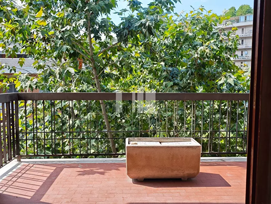 Immagine 2 di Appartamento in vendita  in Viale Giovanni Bovio a Teramo