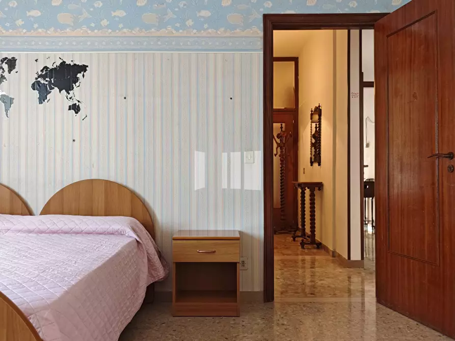 Immagine 17 di Appartamento in vendita  in Viale Giovanni Bovio a Teramo