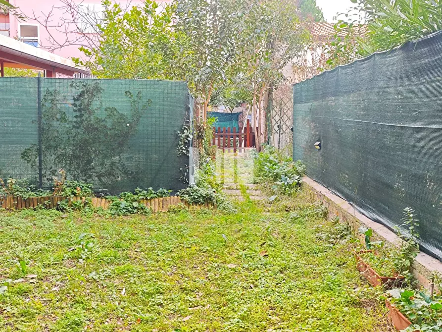 Immagine 10 di Appartamento in vendita  in Via Napoli a Giulianova