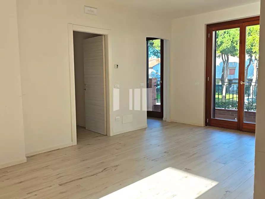 Immagine 1 di Appartamento in vendita  in Viale dei Pini a Giulianova