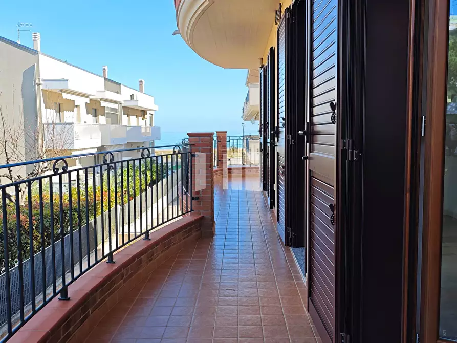 Immagine 24 di Appartamento in vendita  in Viale dei Pini a Giulianova