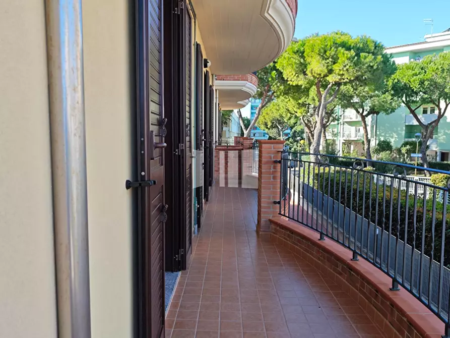Immagine 26 di Appartamento in vendita  in Viale dei Pini a Giulianova