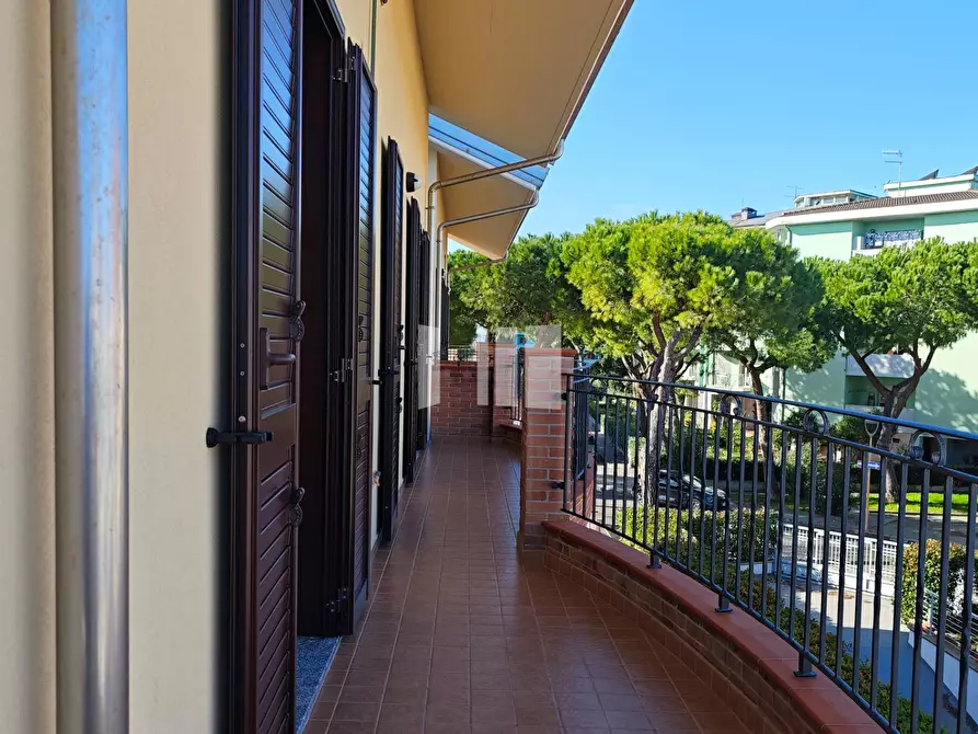 Immagine 23 di Appartamento in vendita  in Viale dei Pini a Giulianova