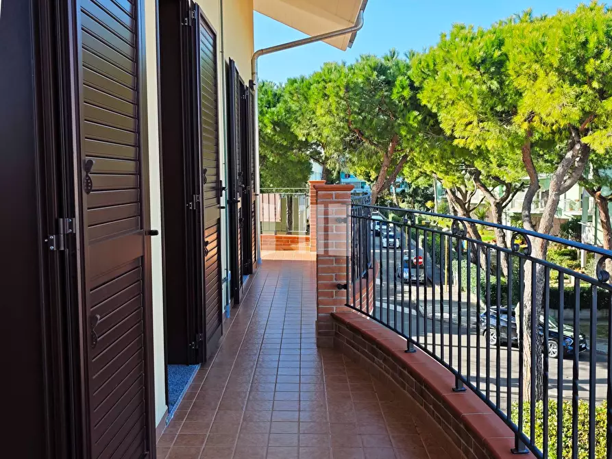 Immagine 20 di Appartamento in vendita  in Viale dei Pini a Giulianova