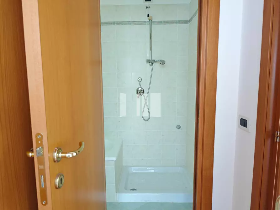 Immagine 20 di Appartamento in vendita  in Via Montezebio a Giulianova