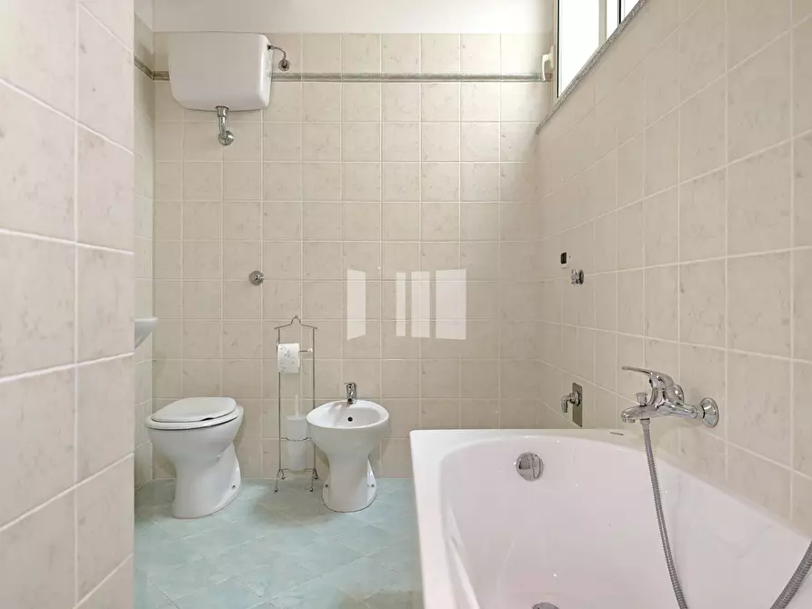 Immagine 21 di Appartamento in vendita  in Via Montezebio a Giulianova