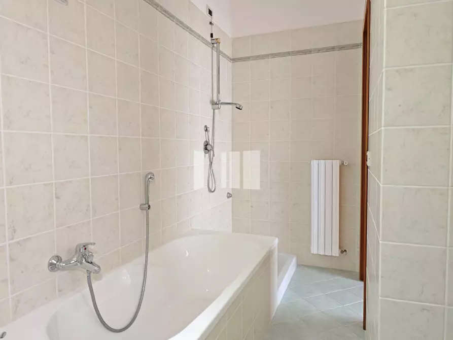 Immagine 22 di Appartamento in vendita  in Via Montezebio a Giulianova