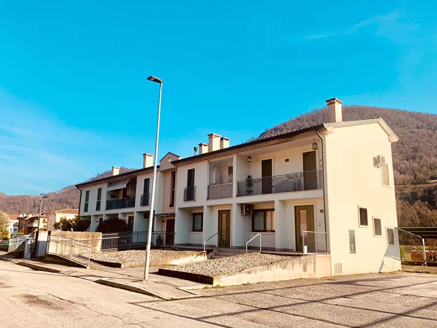 Immagine 1 di Villa in vendita  in Via Città Di Prato a Val Liona