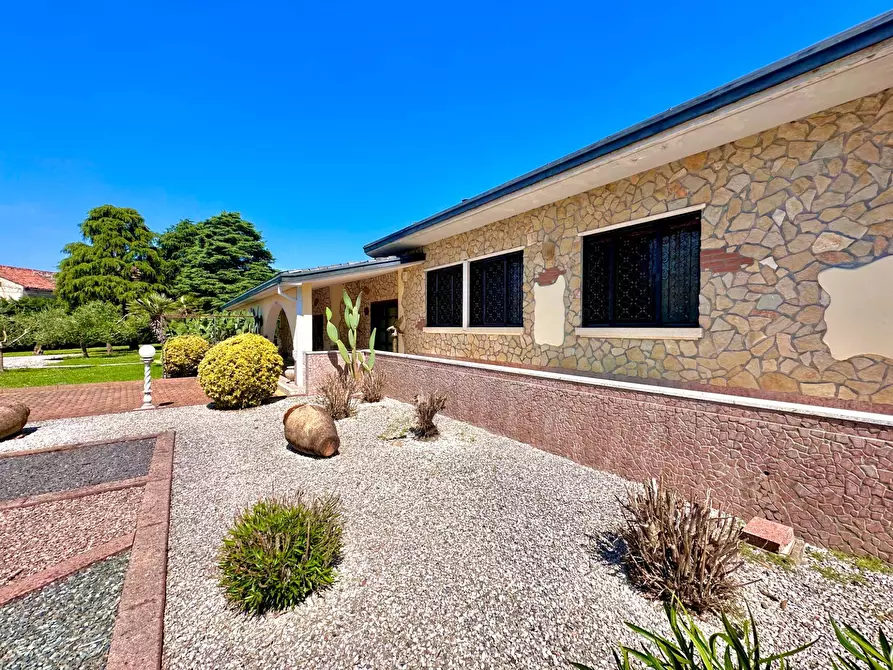 Immagine 7 di Villa in vendita  in Piazza San Marco a Lonigo