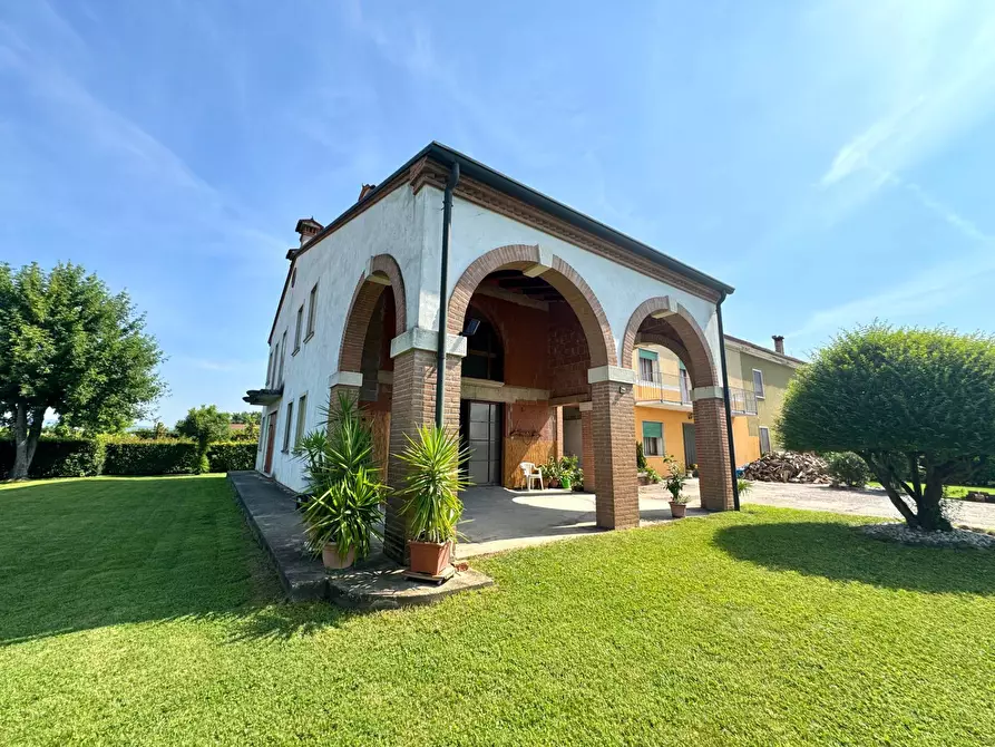 Immagine 1 di Casa semindipendente in vendita  in Via Galileo Galilei a Campiglia Dei Berici