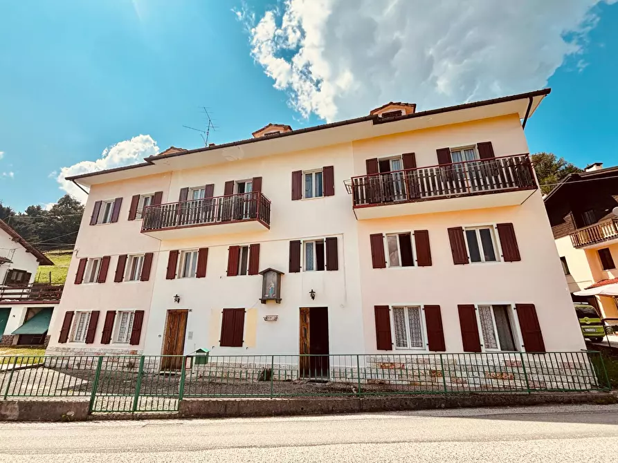 Immagine 5 di Appartamento in vendita  in Viale Dei Finanzieri a Tonezza Del Cimone