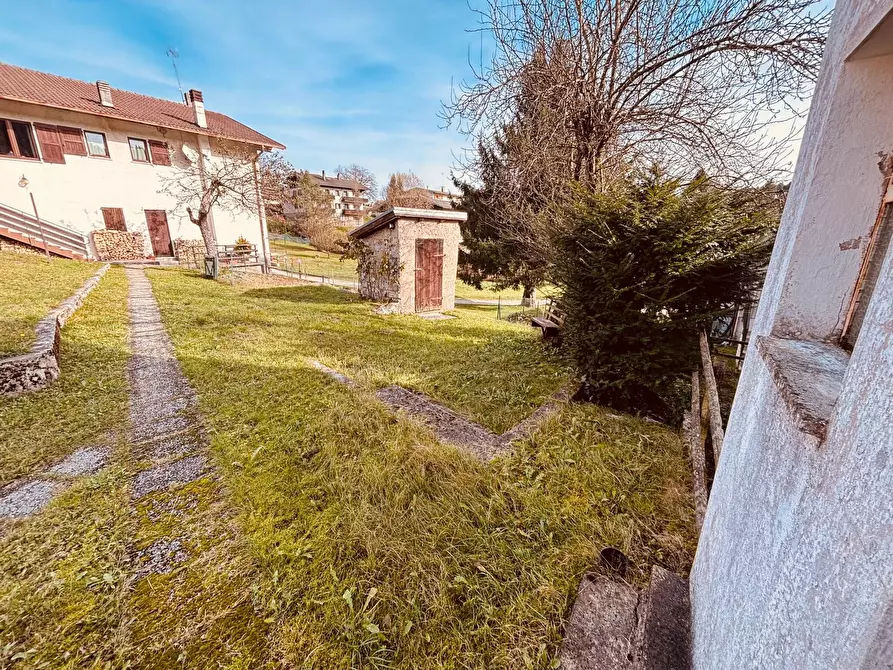 Immagine 7 di Casa semindipendente in vendita  in Via Villanova e Campo a Tonezza Del Cimone