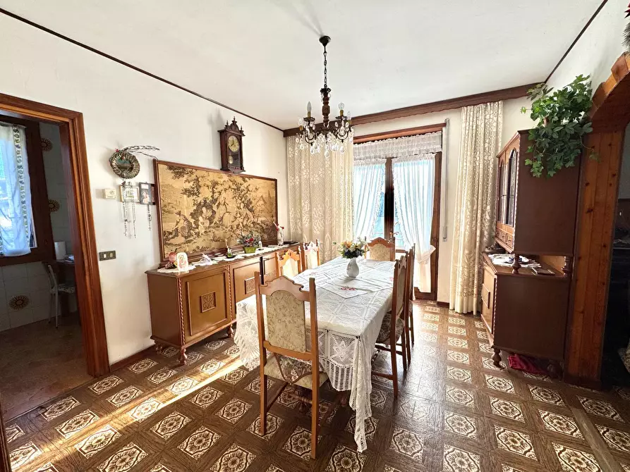 Immagine 1 di Appartamento in vendita  in Via Cà Bottara a Schio