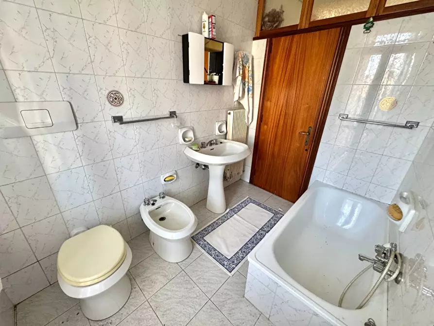 Immagine 10 di Appartamento in vendita  in Via Cà Bottara a Schio