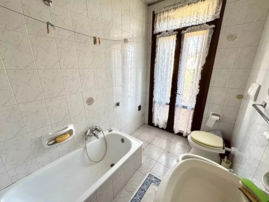 Immagine 11 di Appartamento in vendita  in Via Cà Bottara a Schio