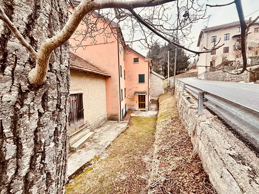 Immagine 10 di Appartamento in vendita  in Viale Dei Finanzieri a Tonezza Del Cimone