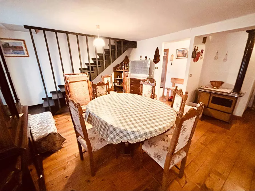 Immagine 3 di Appartamento in vendita  in Viale Dei Finanzieri a Tonezza Del Cimone