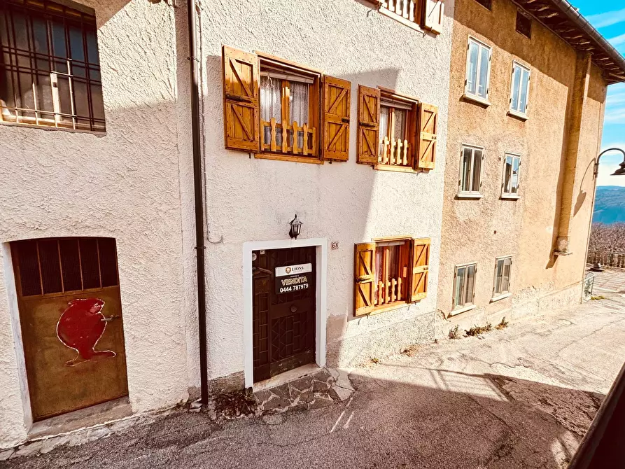 Immagine 15 di Casa semindipendente in vendita  in Contrà Canale a Tonezza Del Cimone