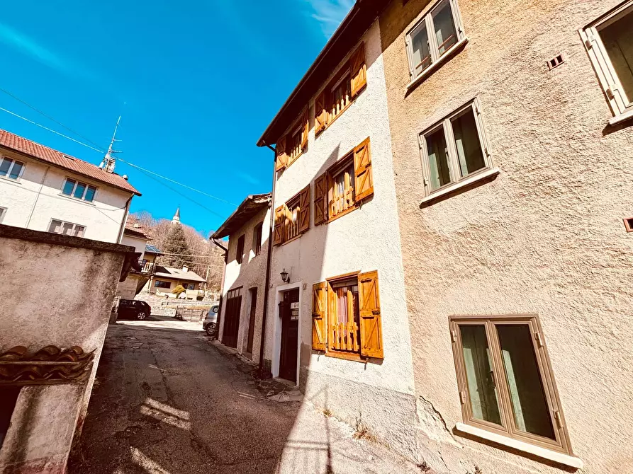 Immagine 14 di Casa semindipendente in vendita  in Contrà Canale a Tonezza Del Cimone