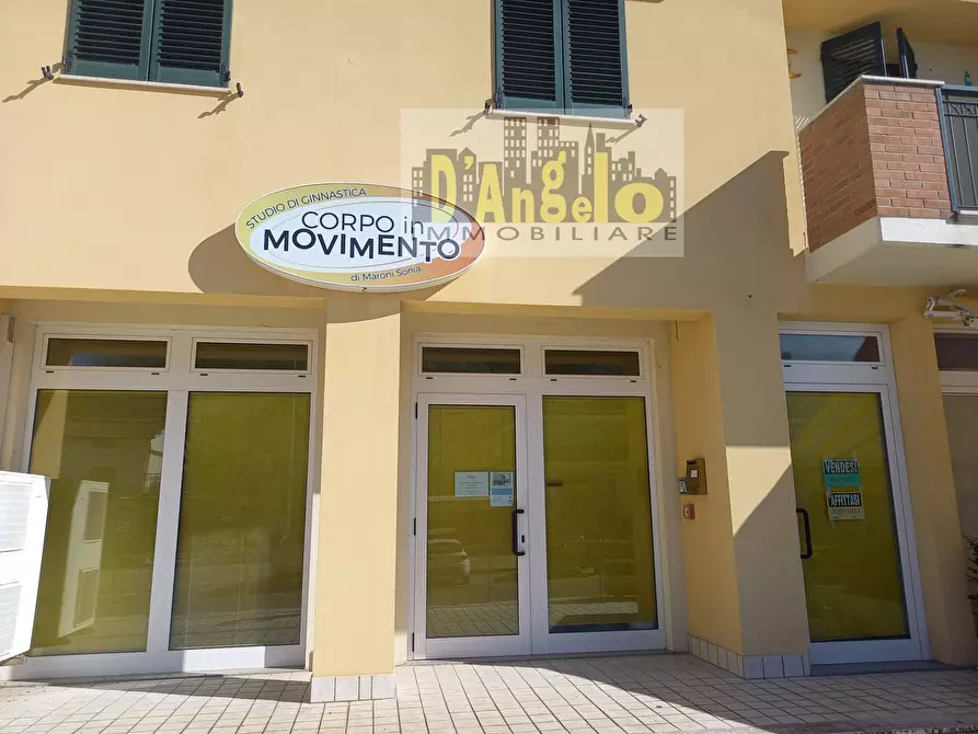 Immagine 3 di Locale commerciale in affitto  in Via palmiro togliatti a Offida