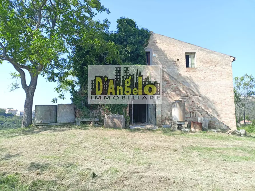 Immagine 2 di Casa indipendente in vendita  in Via Corneto a Carassai