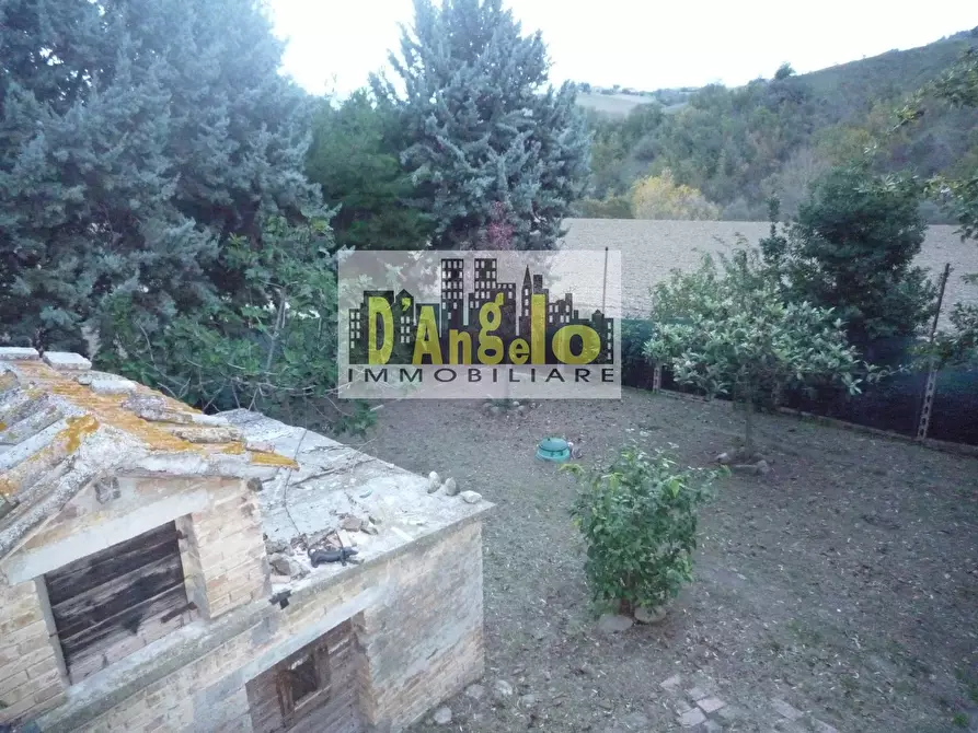 Immagine 8 di Casa indipendente in vendita  a Castignano