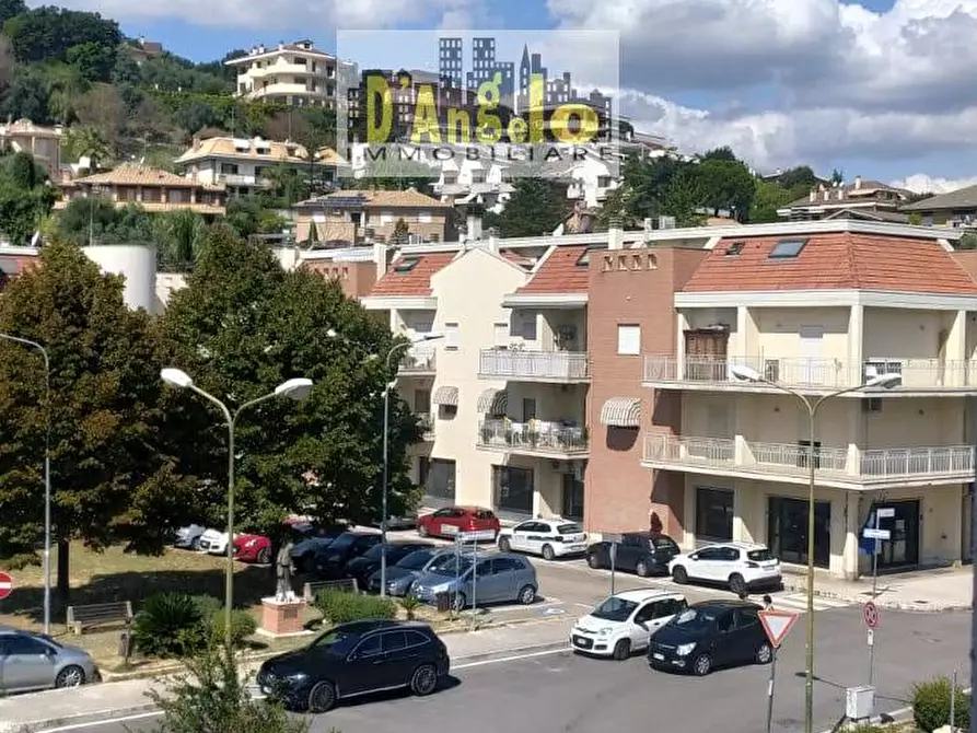 Immagine 1 di Appartamento in vendita  in Piazza  Massimiliano Kolde a San Benedetto Del Tronto