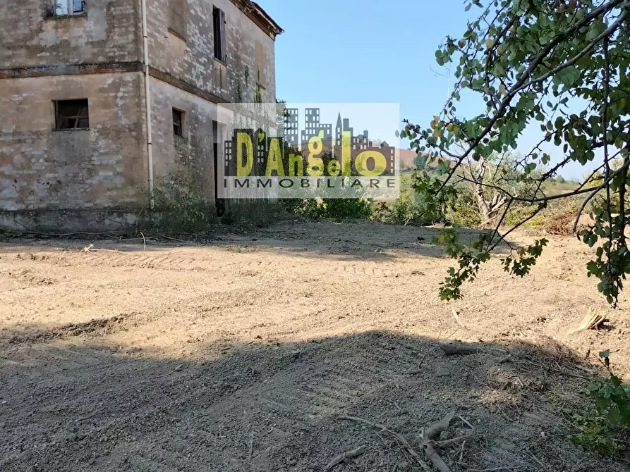 Immagine 10 di Rustico / casale in vendita  in Contrada Aso a Montefiore Dell'aso