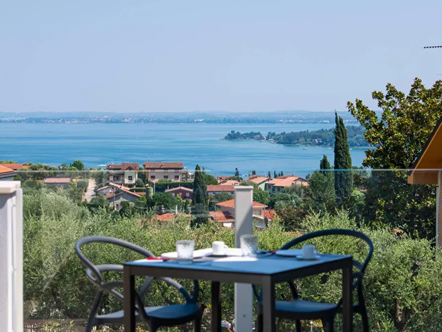 Immagine 3 di Villa in vendita  in via Rovetta a Padenghe Sul Garda