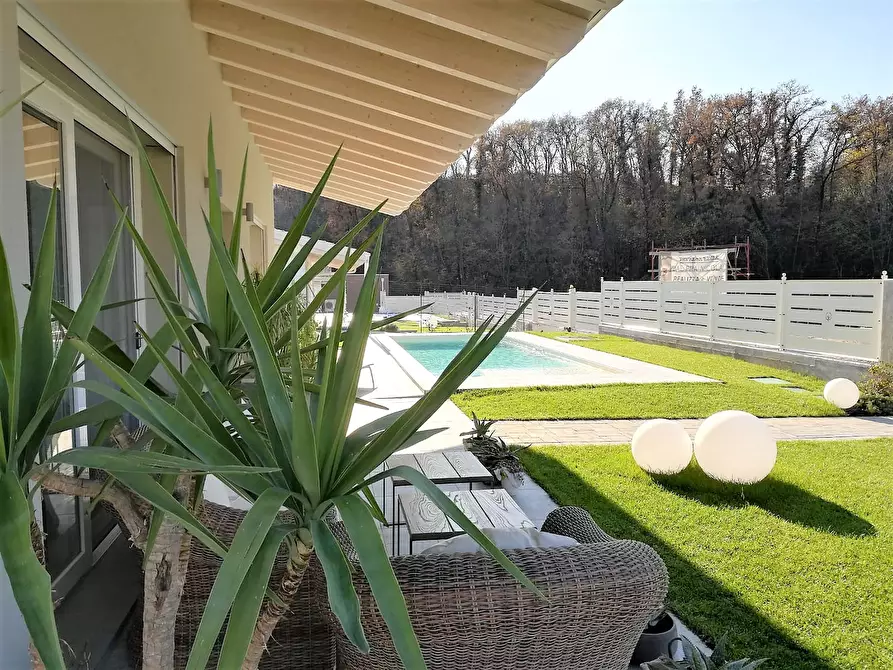 Immagine 2 di Villa in vendita  in Via Linaro a Calvagese Della Riviera