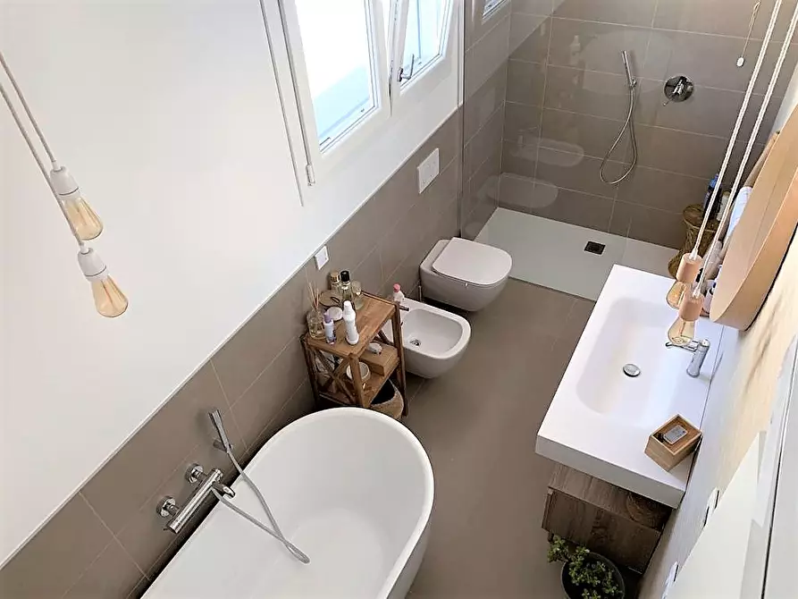 Immagine 24 di Villa in vendita  in Via Lonato a Castiglione Delle Stiviere